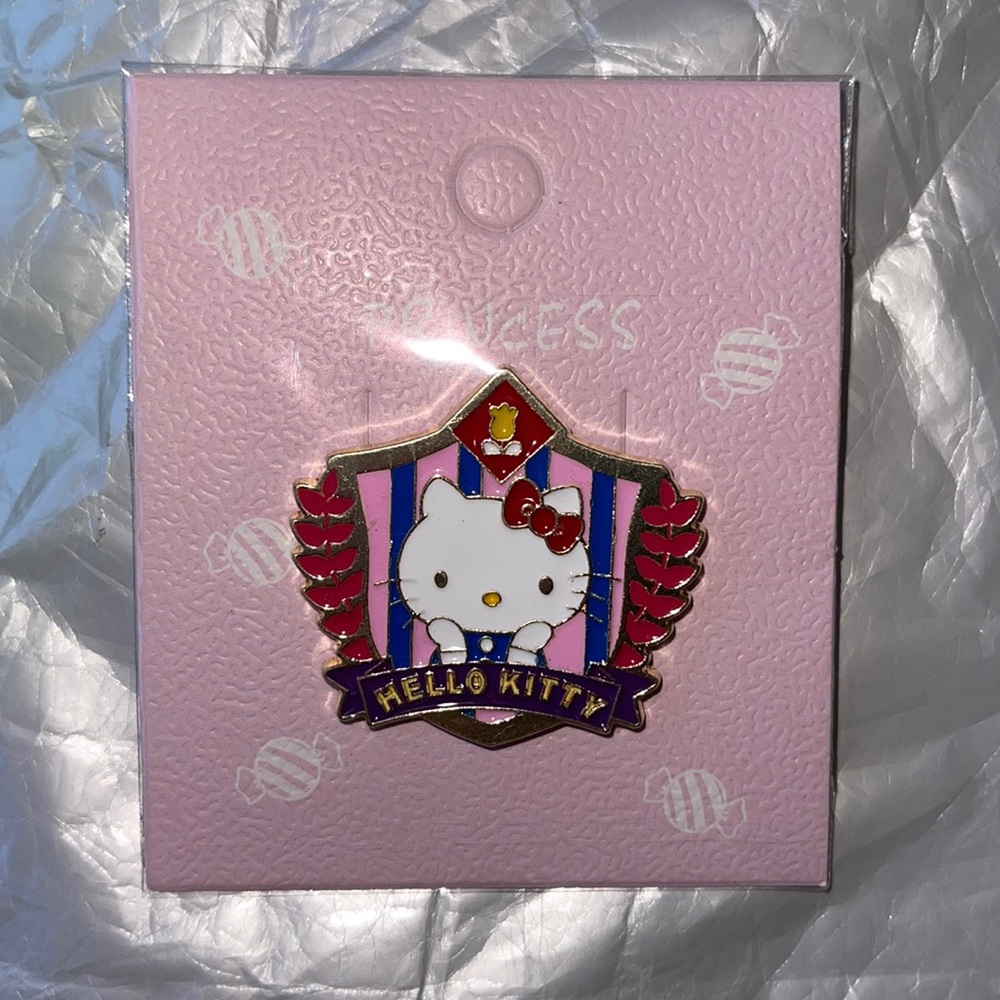 Hello Kitty Brooch Pin - Picture 2 of 4